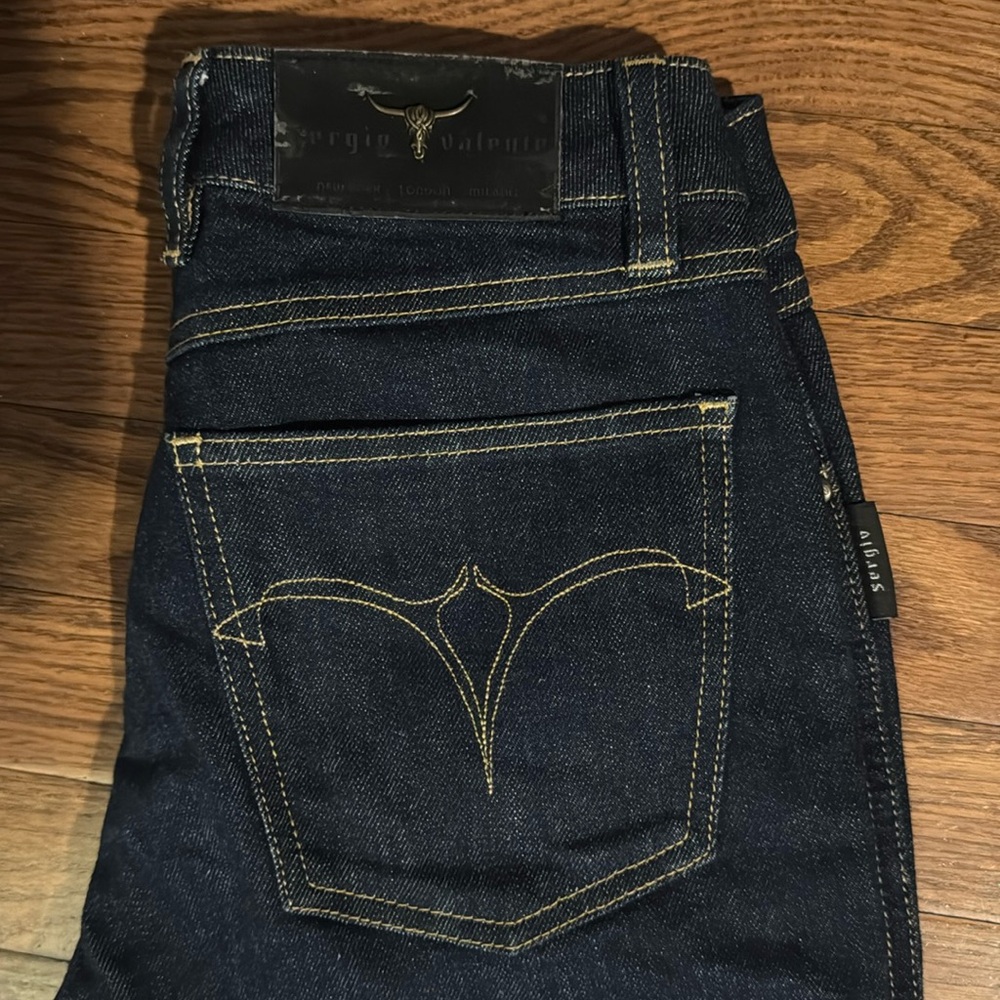 Sergio valente straight leg dark denim jean’s sz 28